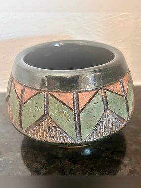 Signed Mary Tuttle Studio Art Pottery Planter Bowl Carved Southwestern Geometric